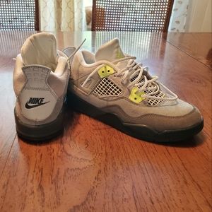 Air Jordan 4 Retro SE 'Neon 95', Size 1.5y